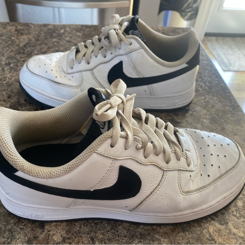 Nike Men's Air Force 1 White and Black Sneakers
